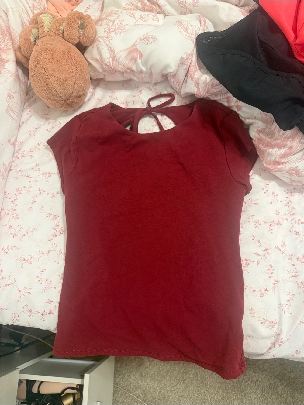 Women’s Burgundy Short Sleeve open back top garage xs